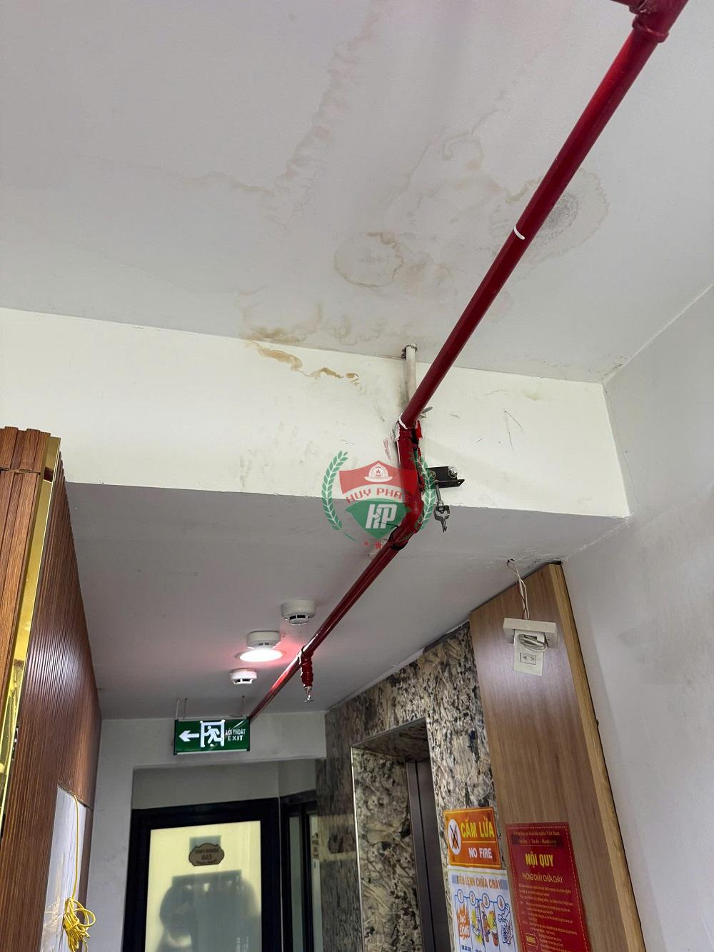 Quy định về thang thoát hiểm PCCC mới nhất 2026 bạn cần biết 4 Tuân thủ đúng quy định PCCC giúp mang lại nhiều lợi ích thiết thực cho công trình và người sử dụng